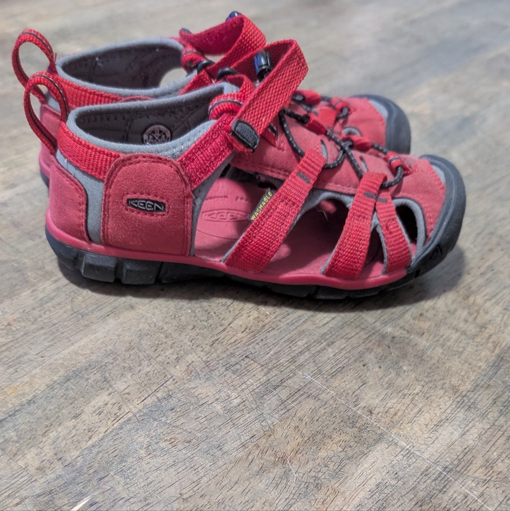 EUC Keen Kids Sandals *H19
